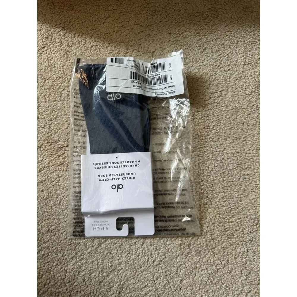 NWT ALO yoga bluestone socks small